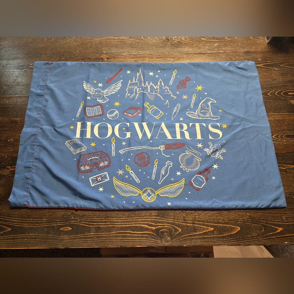 Harry Potter Hogwarts Platform 9 Reversible Red Blue Pillowcase Wizarding World